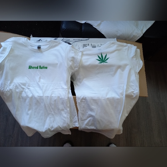 Womens Altered Native t-shirt - Picture 1 of 1